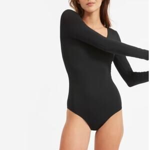 Everlane black supima cotton blend v-neck long sleeved bodysuit